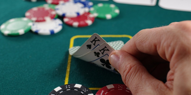 Cara bermain poker di rumah